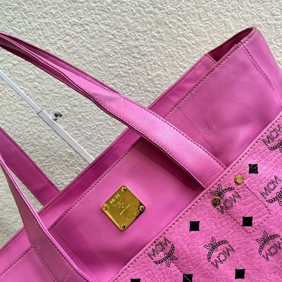 MCM Vibrant Pink Logo large Tote - Picture 11 of 15